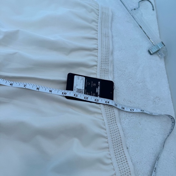 NWT Fabletics The 5” Fundamental Short (Lined) XXL - Picture 7 of 9